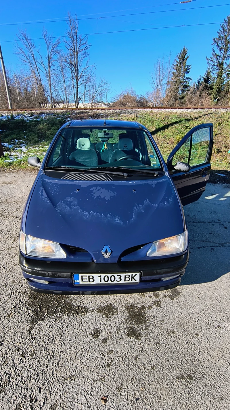 Renault Scenic, снимка 12 - Автомобили и джипове - 52929152