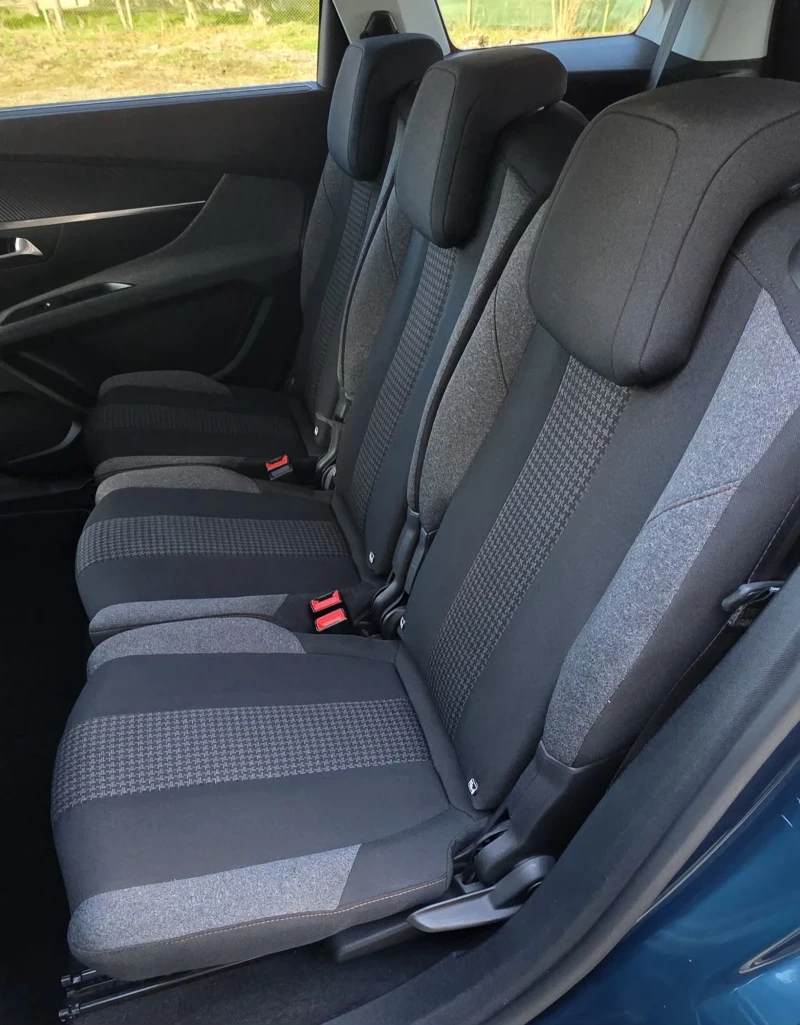 Peugeot 5008 1.2i  Pure Tech Active 131k.с. Гаранция, Автомат., снимка 12 - Автомобили и джипове - 53123065
