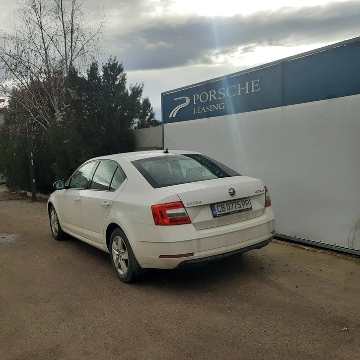 Skoda Octavia 1.6 TDI, снимка 7 - Автомобили и джипове - 44528665