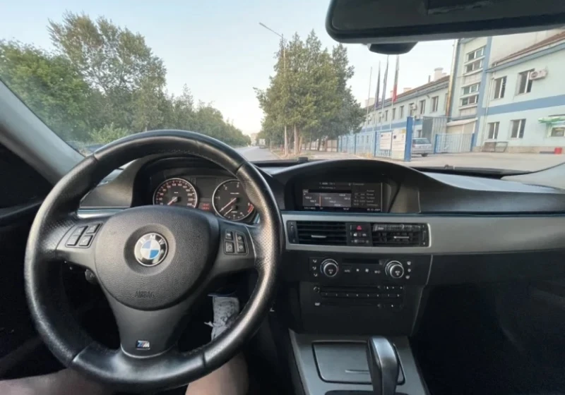 BMW 320, снимка 9 - Автомобили и джипове - 48368798