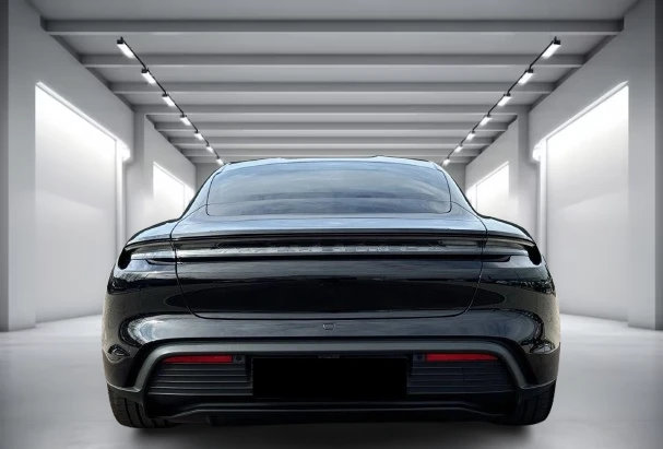 Porsche Taycan 4S = SportDesign = Гаранция - изображение 2