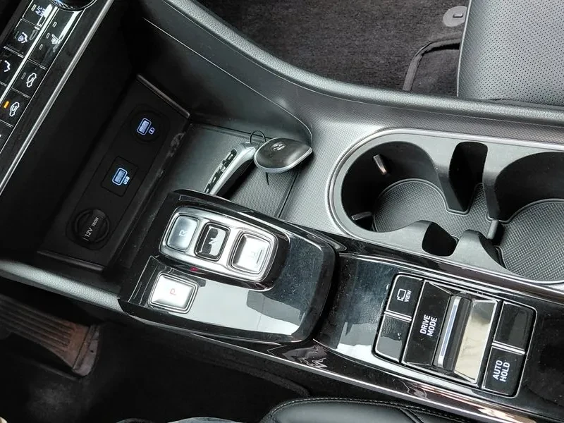 Hyundai Sonata 2.0 Lpg Style, снимка 9 - Автомобили и джипове - 55986749