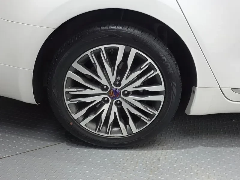 Kia K7 3.0 Lpi Trendy, снимка 5 - Автомобили и джипове - 56564862