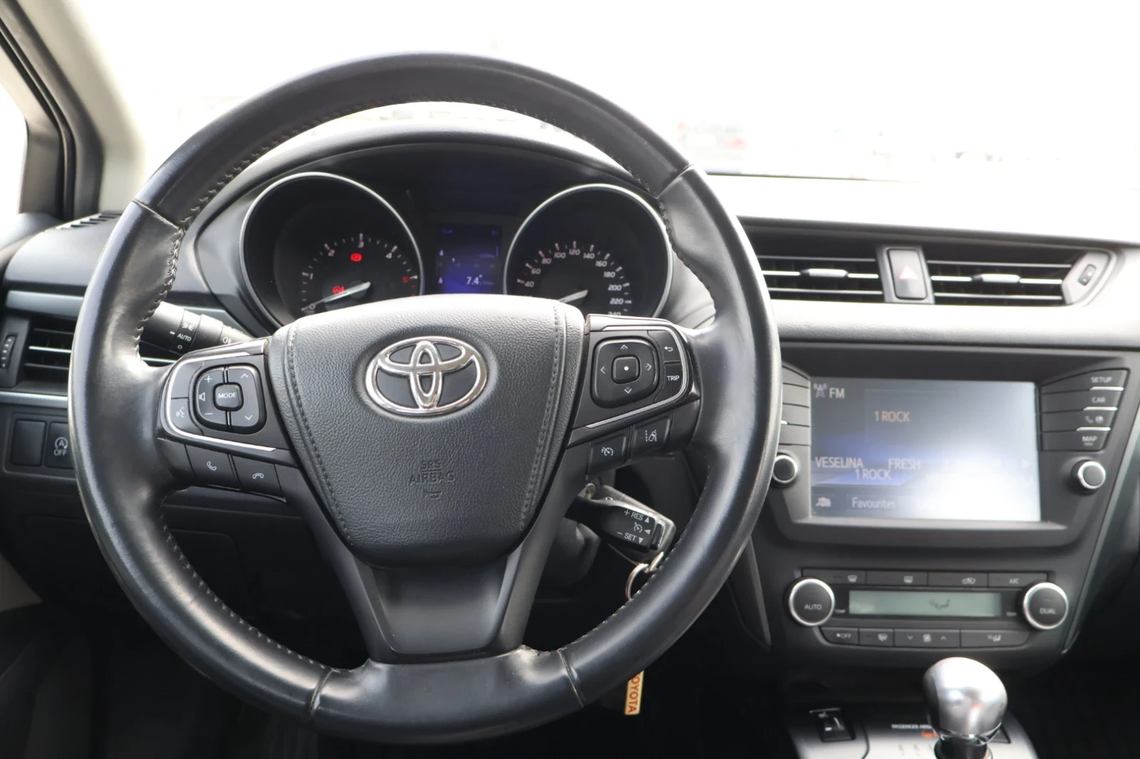 Toyota Avensis  - изображение 9