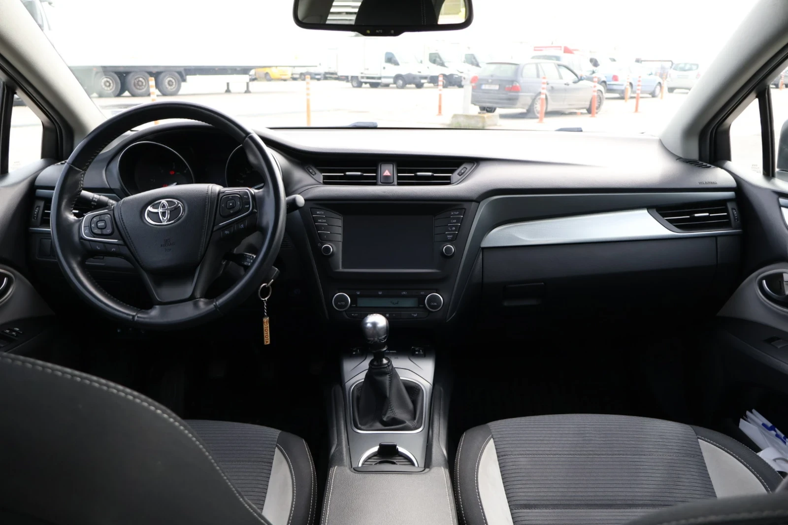 Toyota Avensis  - изображение 10