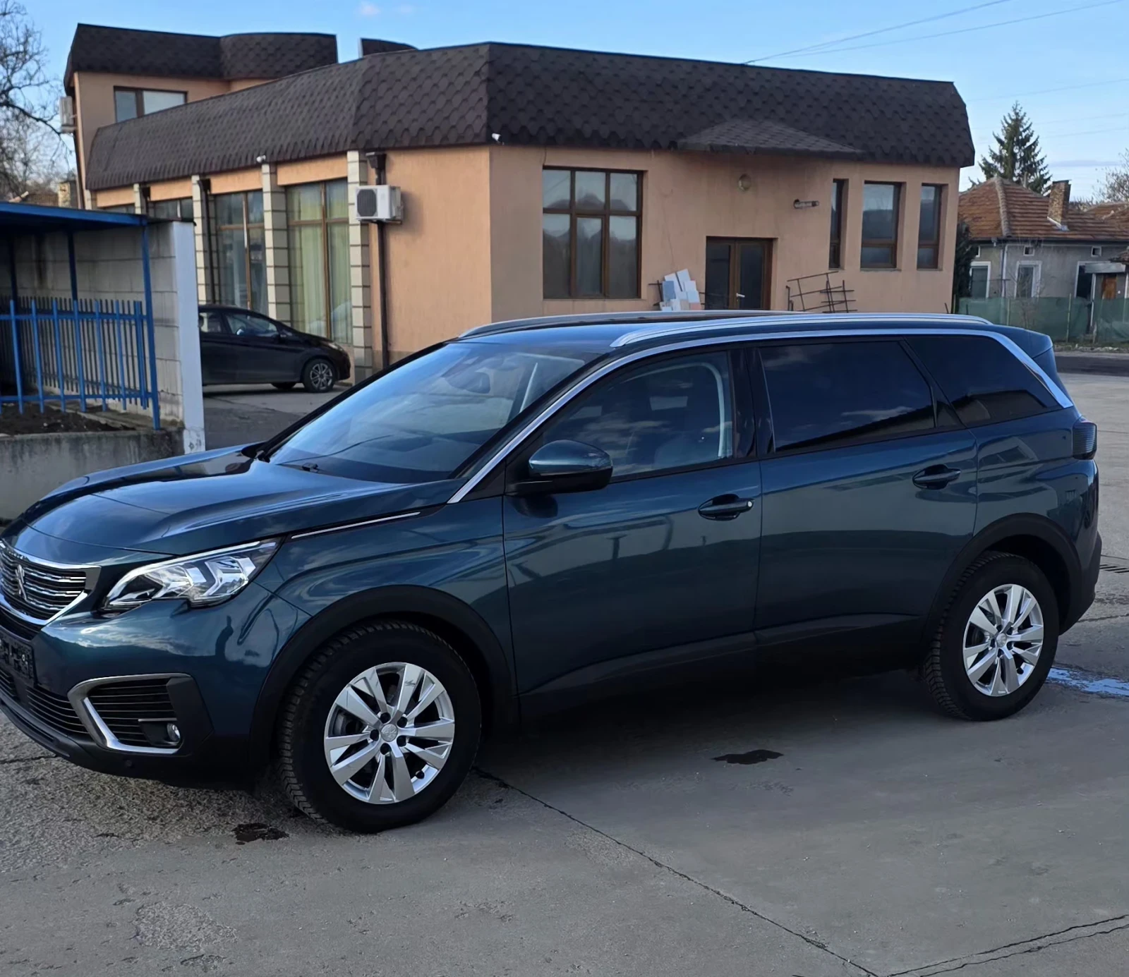 Peugeot 5008 1.2i  Pure Tech Active 131k.�. ��������, �������. | Mobile.bg � ����������� 9