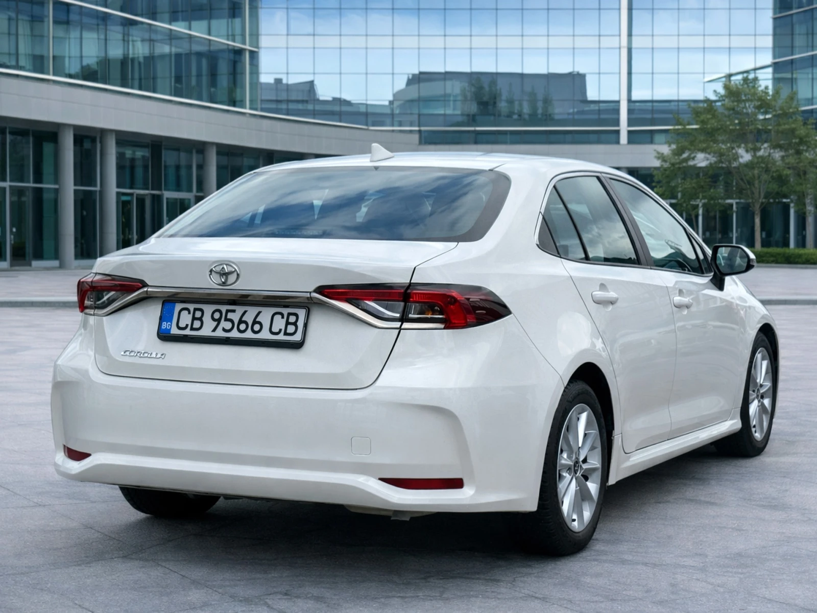 Toyota Corolla 1.5 VVT-I EXECUTIVE �����������! | Mobile.bg � ����������� 4