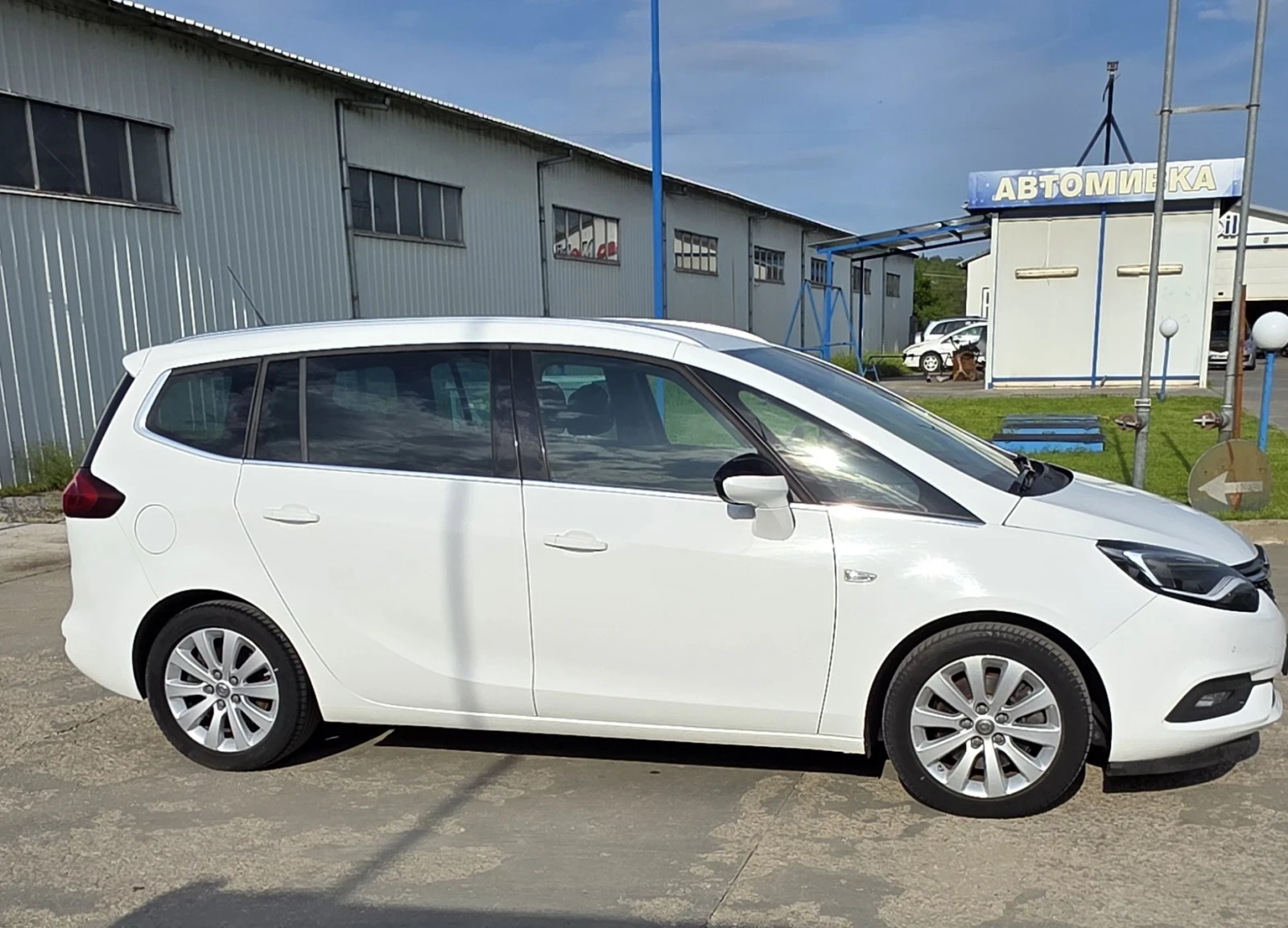 Opel Zafira 1.6turbo, 150к.с. 7места , Каско, Топ, снимка 4 - Автомобили и джипове - 54757787