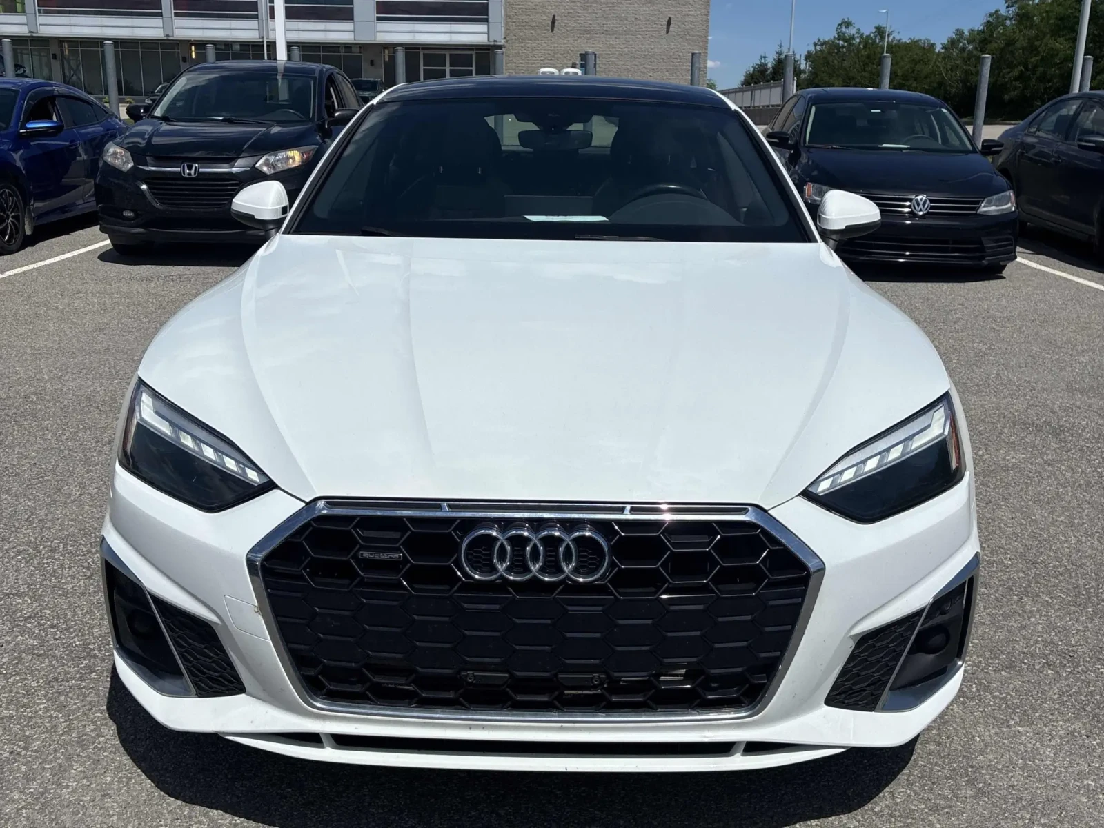 Audi A5 Progressiv * Keyless * CARFAX * АВТО КРЕДИТ * , снимка 2 - Автомобили и джипове - 54935488
