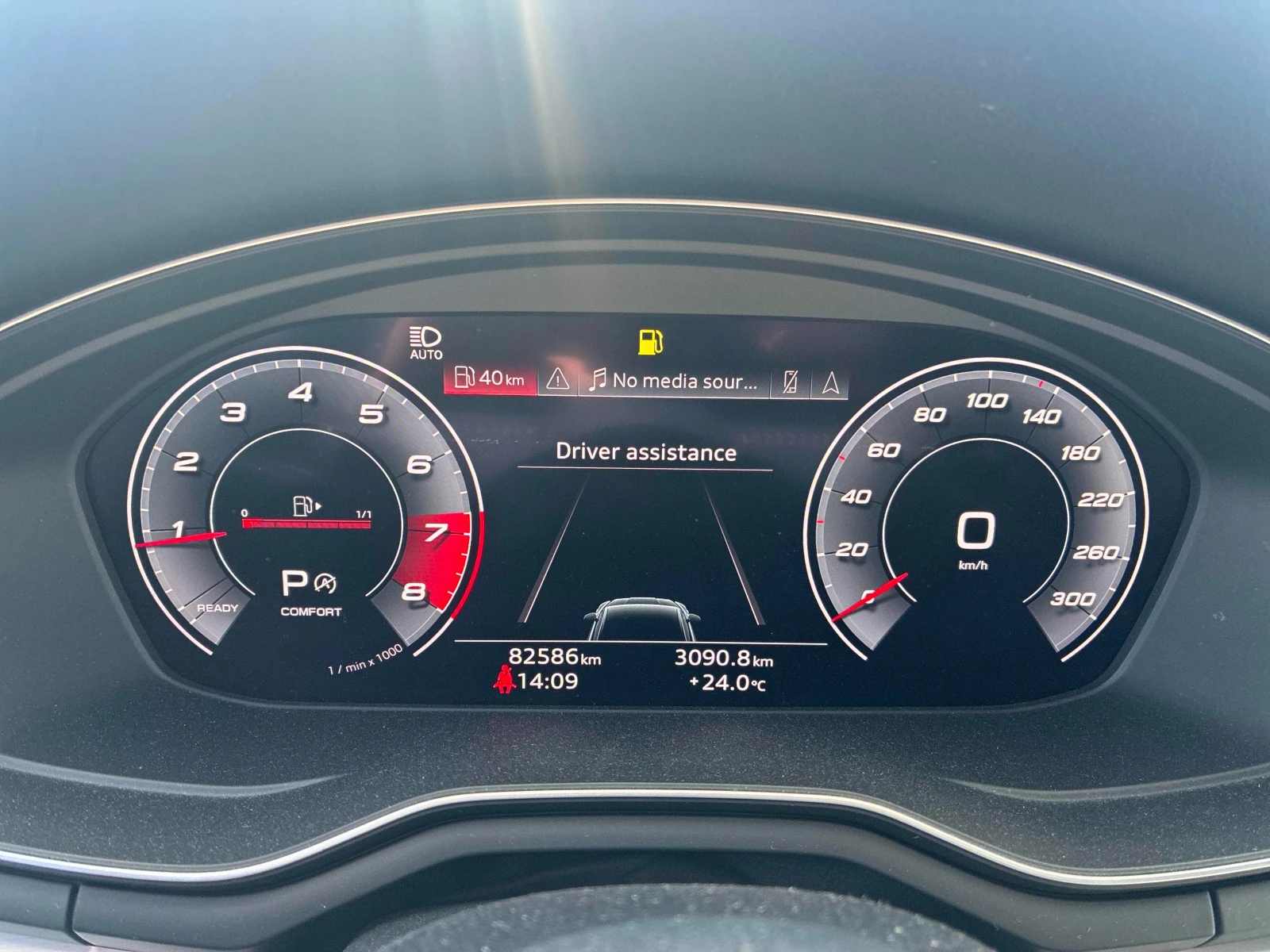 Audi A5 Progressiv * Keyless * CARFAX * АВТО КРЕДИТ * , снимка 11 - Автомобили и джипове - 54935488
