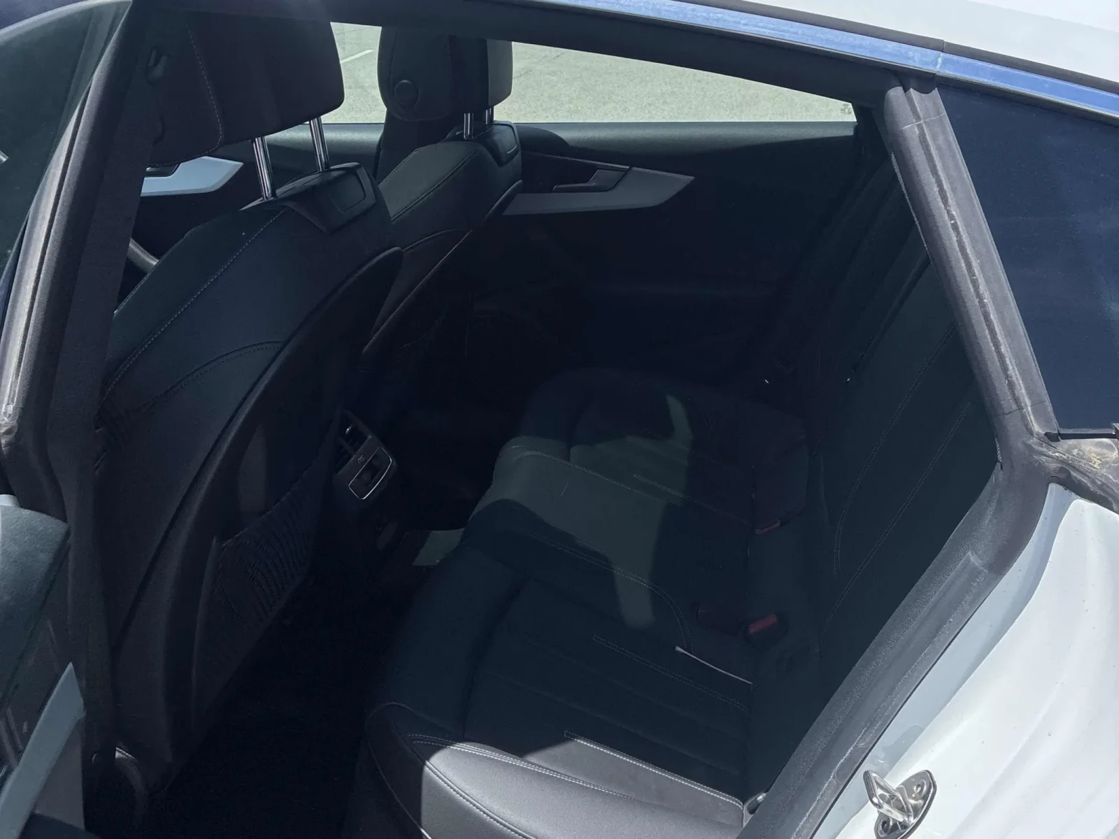 Audi A5 Progressiv * Keyless * CARFAX * АВТО КРЕДИТ * , снимка 10 - Автомобили и джипове - 54935488