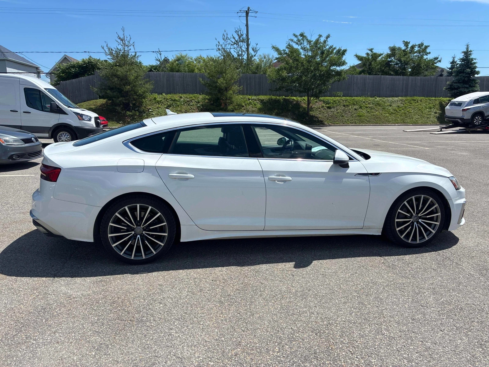 Audi A5 Progressiv * Keyless * CARFAX * АВТО КРЕДИТ * , снимка 4 - Автомобили и джипове - 54935488