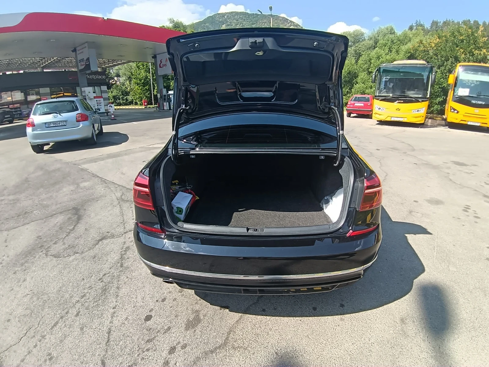 VW Passat B8 R-line 2017, снимка 15 - Автомобили и джипове - 55681561