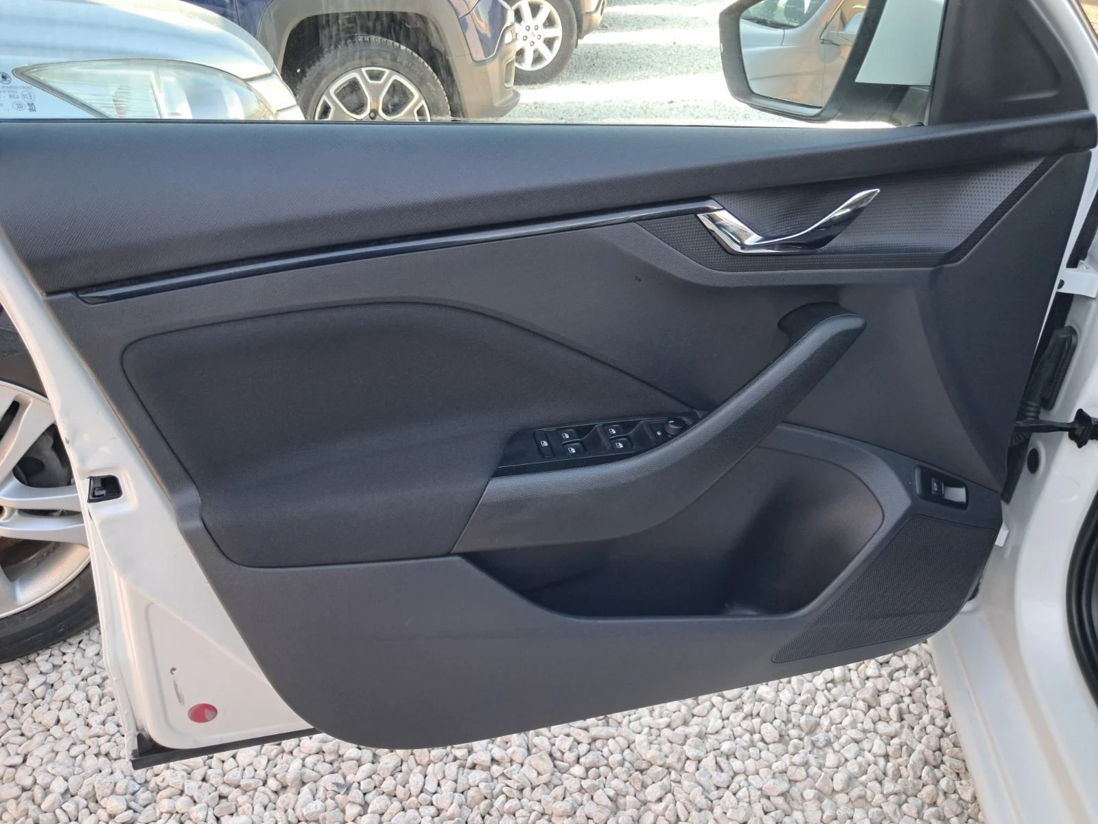 Skoda Scala 1.6TDI, снимка 9 - Автомобили и джипове - 55706168