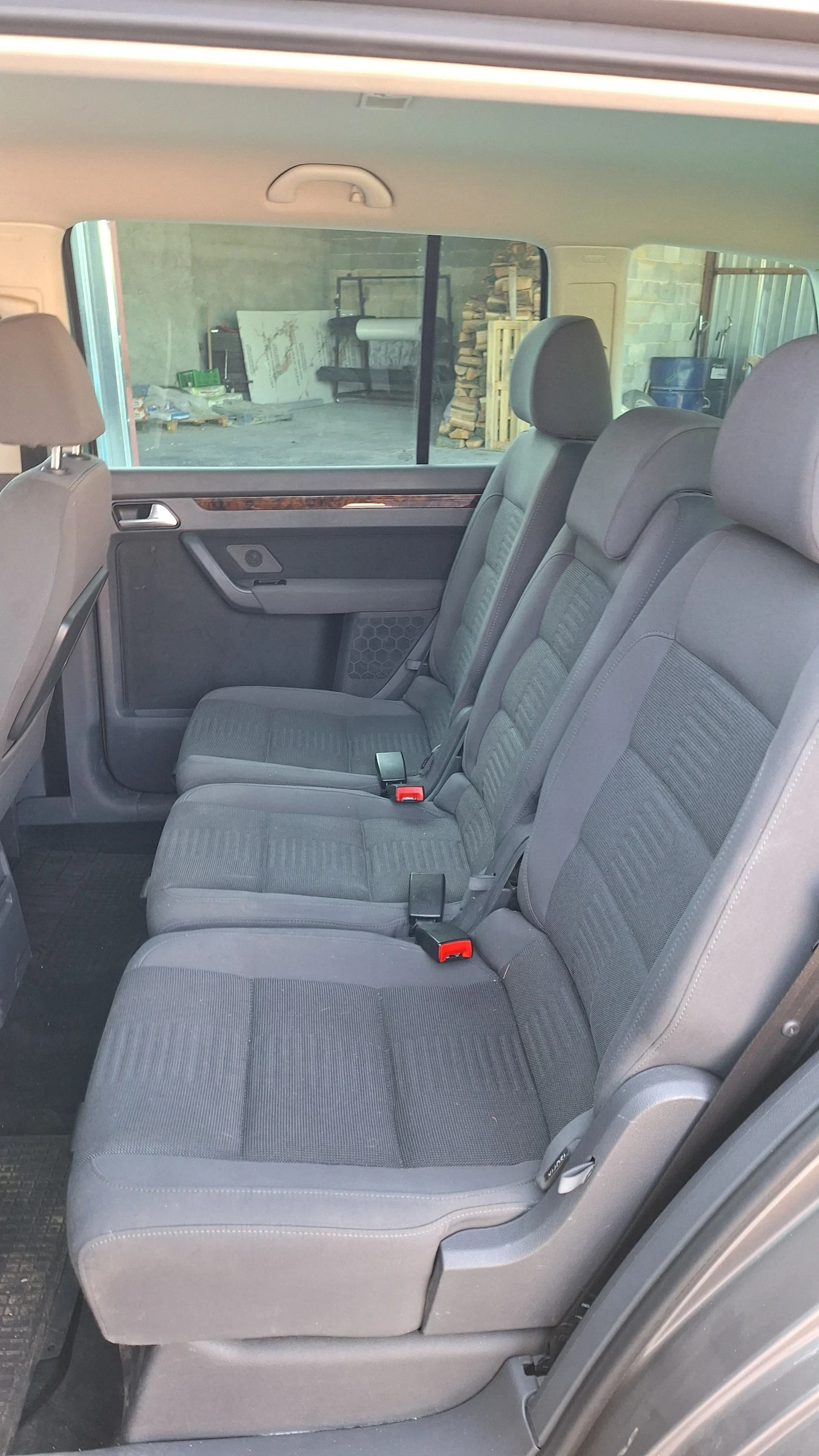 VW Touran TSI, снимка 5 - Автомобили и джипове - 56364835