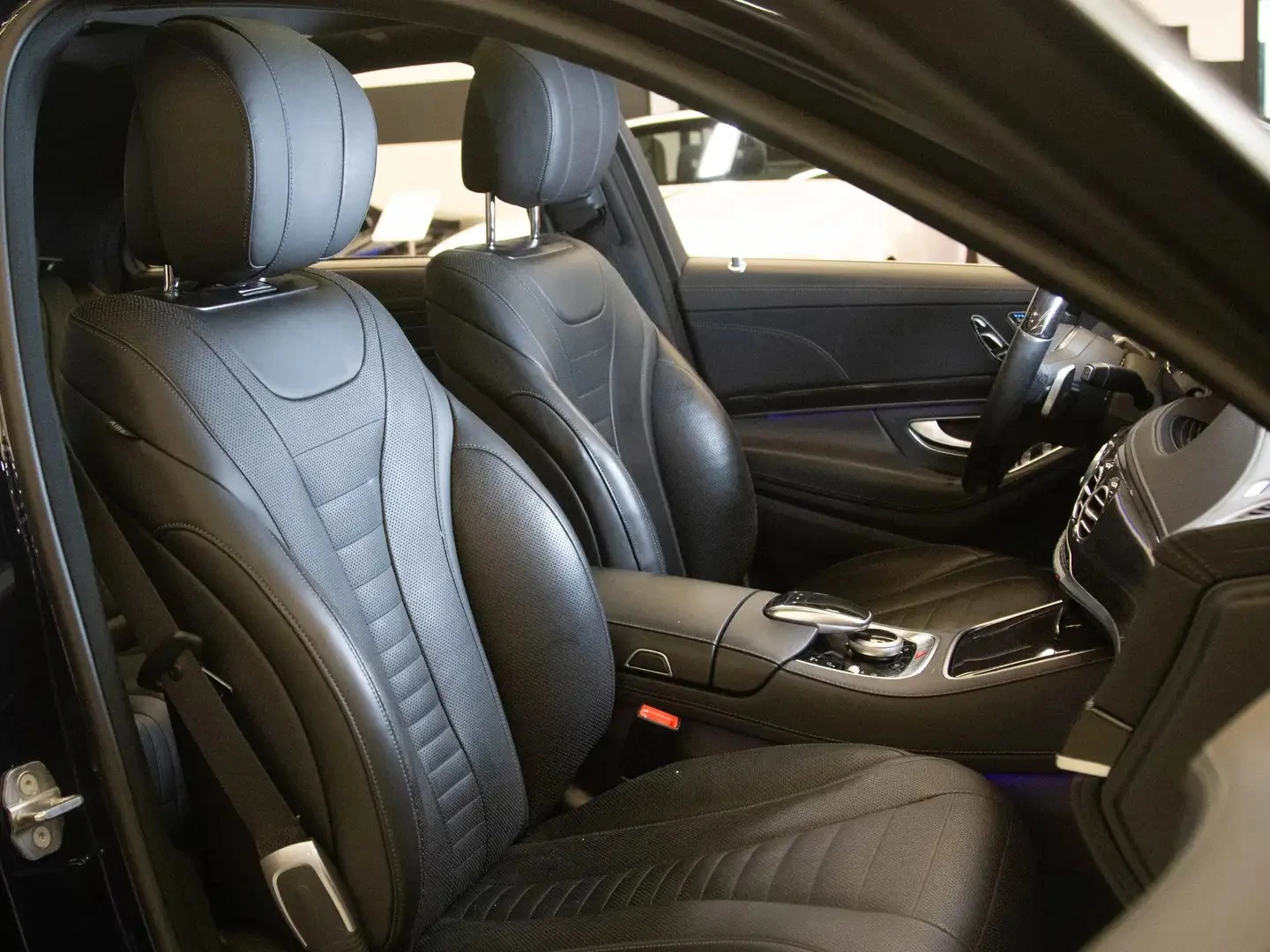 Mercedes-Benz S 560 4MATIC AMG PKG ЦЕНА ДО БЪЛГАРИЯ АВТОКРЕДИТ, снимка 10 - Автомобили и джипове - 55970826