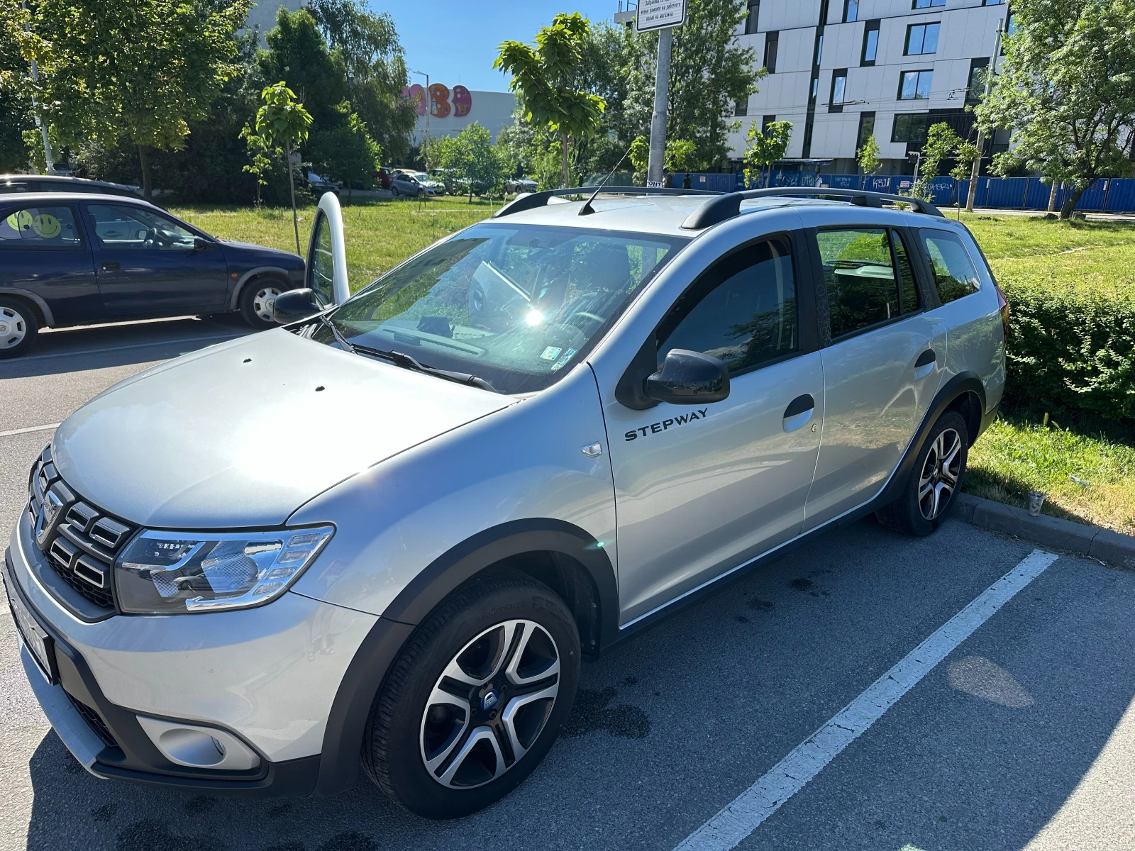 Dacia Logan MCV Stepway, снимка 3 - Автомобили и джипове - 56326017