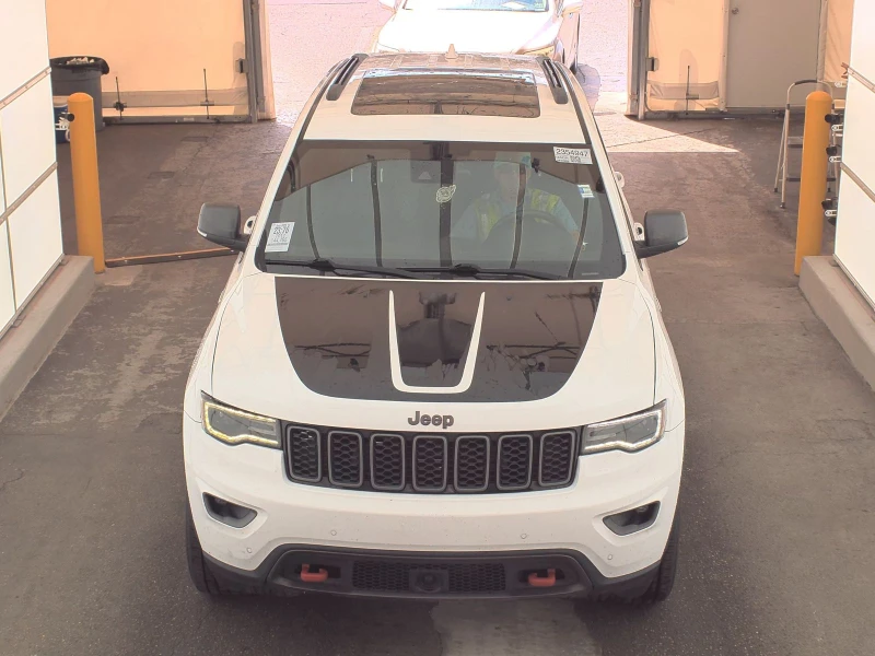 Jeep Grand cherokee Trailhawk* 8ZF* 4X4* Дистроник* Подгрев* Пано* , снимка 2 - Автомобили и джипове - 49533577