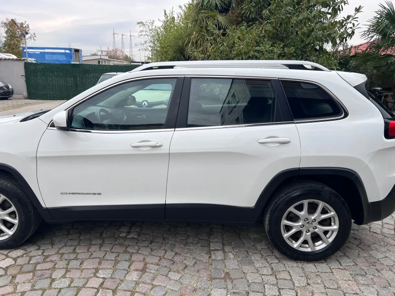 Jeep Cherokee 2.0 4x4 Navi, снимка 7 - Автомобили и джипове - 52290983