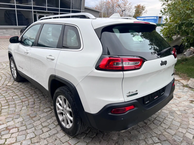 Jeep Cherokee 2.0 4x4 Navi, снимка 6 - Автомобили и джипове - 52290983