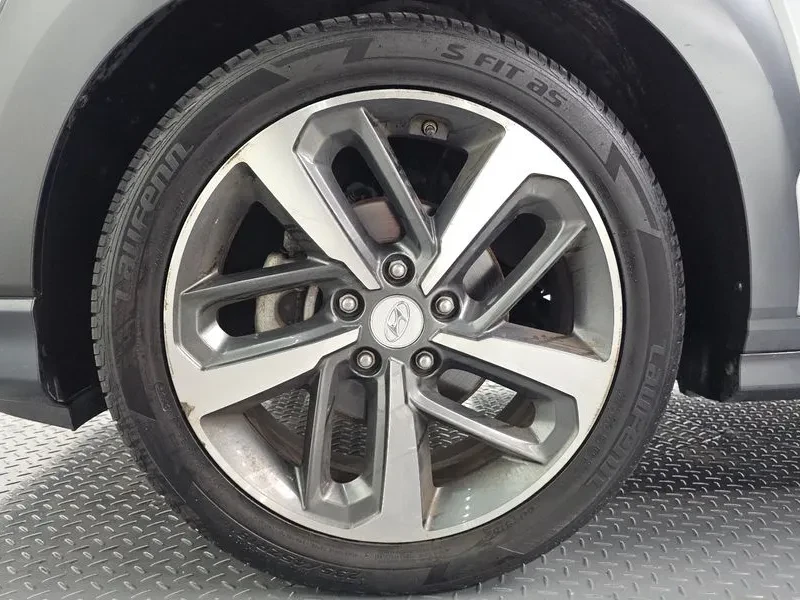 Hyundai Kona Diesel 1.6 2Wd Premium, снимка 4 - Автомобили и джипове - 55616217