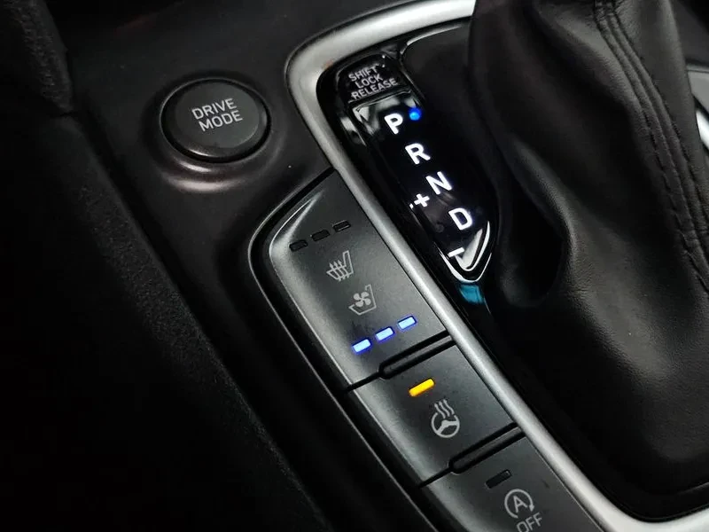 Hyundai Kona Diesel 1.6 2Wd Premium, снимка 17 - Автомобили и джипове - 55616217