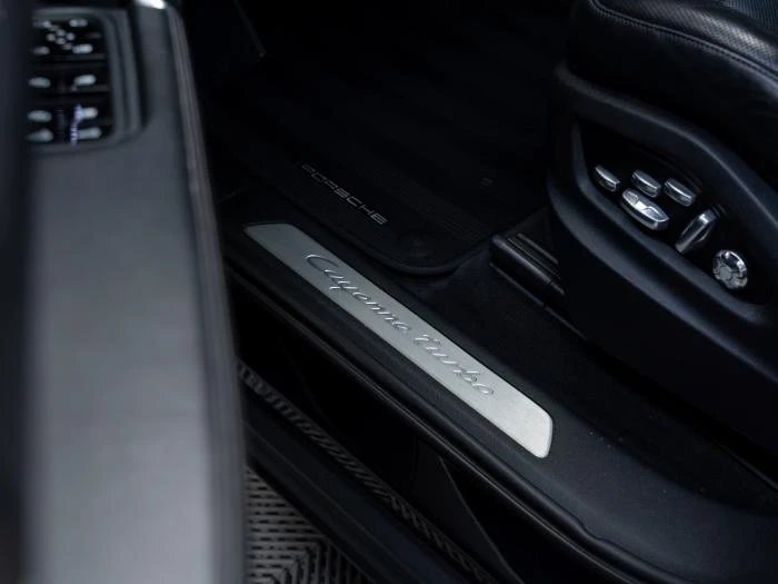 Porsche Cayenne TURBO* BOSE* 3XTV* , снимка 7 - Автомобили и джипове - 56079157