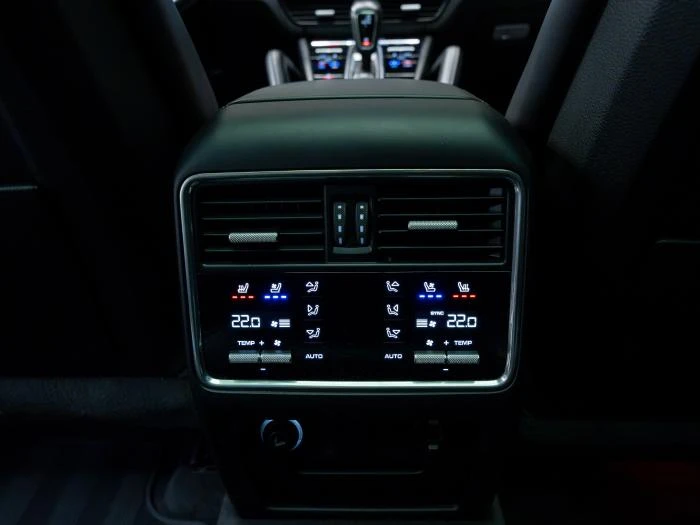 Porsche Cayenne TURBO* BOSE* 3XTV* , снимка 11 - Автомобили и джипове - 56079157