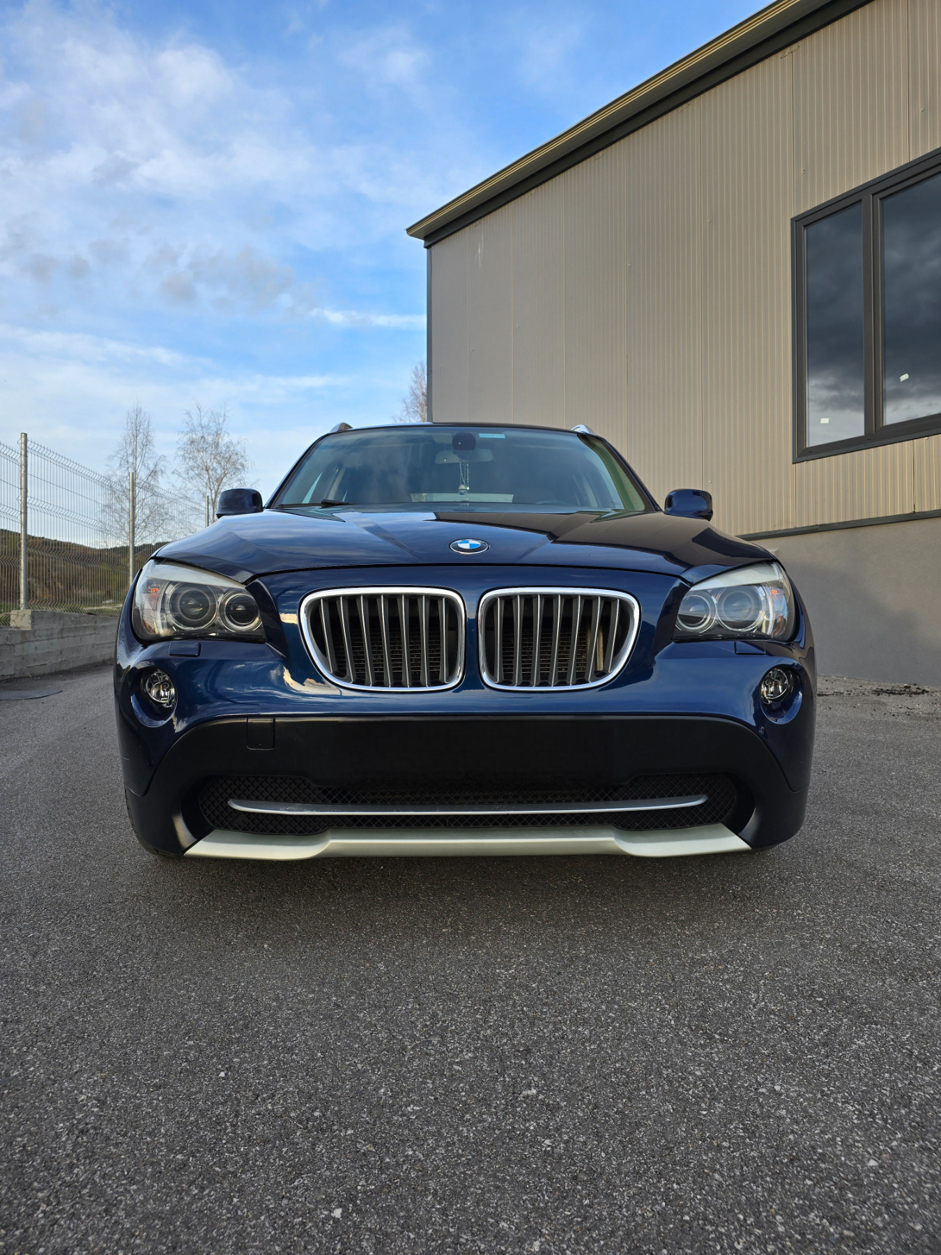BMW X1 2.3d Xdrive - изображение 1