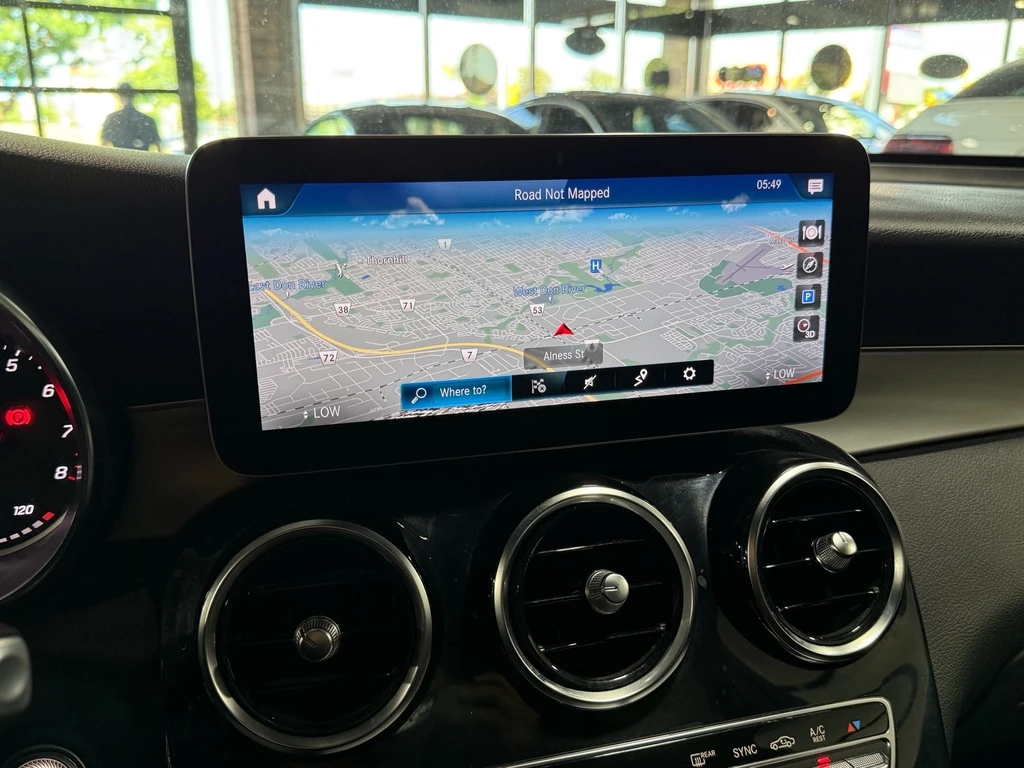 Mercedes-Benz GLC 300 AMG LINE/4MATIC/PANO/KEYLESS/CARPLAY - изображение 9