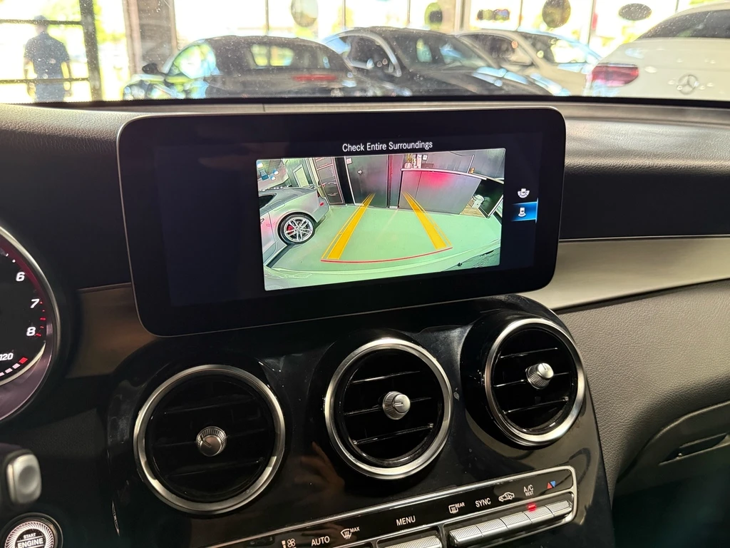Mercedes-Benz GLC 300 AMG LINE/4MATIC/PANO/KEYLESS/CARPLAY - изображение 10