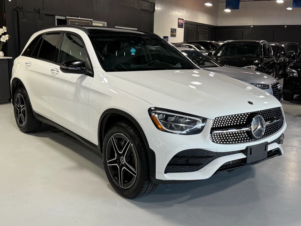 Mercedes-Benz GLC 300 AMG LINE/4MATIC/PANO/KEYLESS/CARPLAY - изображение 3