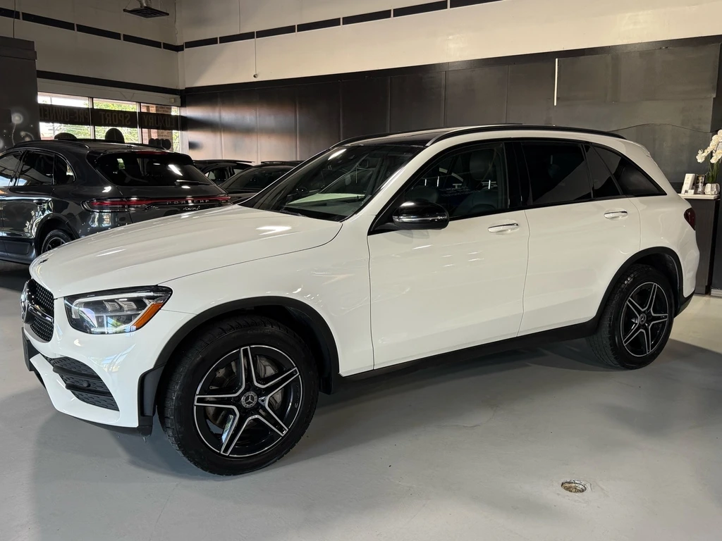 Mercedes-Benz GLC 300 AMG LINE/4MATIC/PANO/KEYLESS/CARPLAY - изображение 4