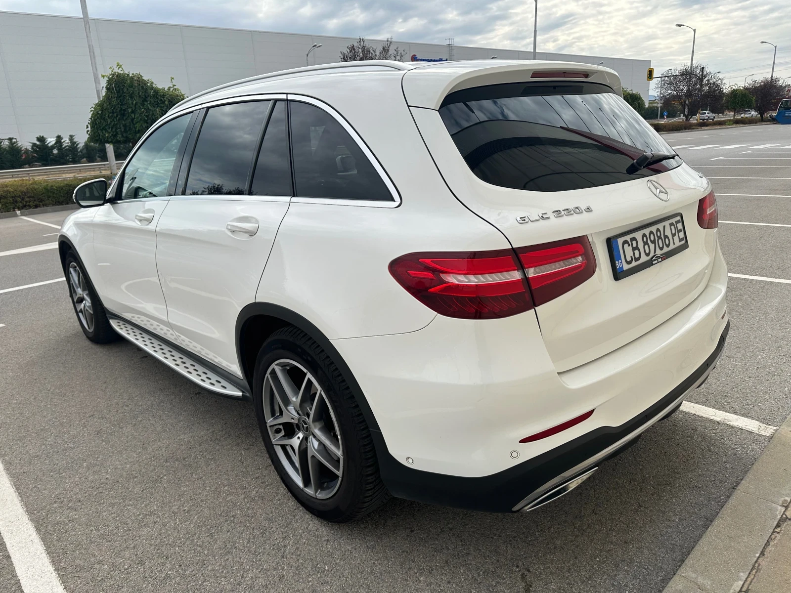 Mercedes-Benz GLC 220 AMG/Burmester/Panorama/360 Kameri - изображение 5