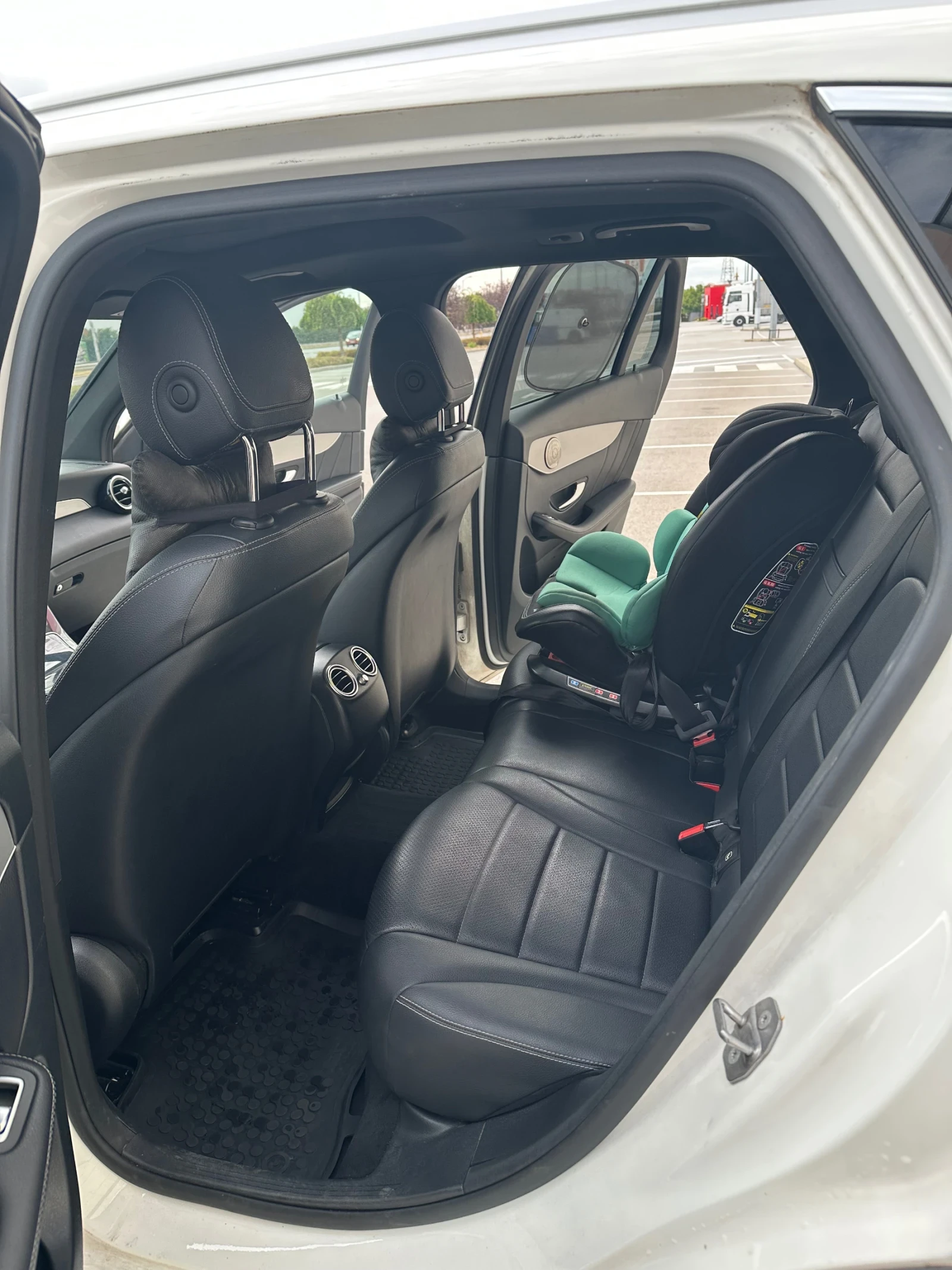 Mercedes-Benz GLC 220 AMG/Burmester/Panorama/360 Kameri - изображение 10