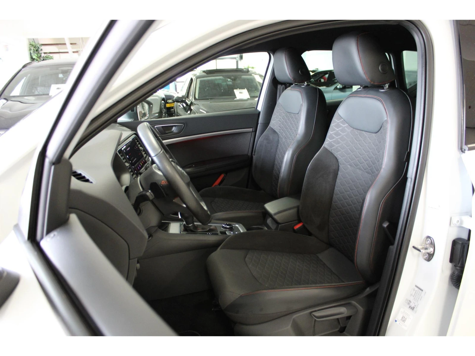 Seat Ateca 2.0 TDI FR - изображение 4