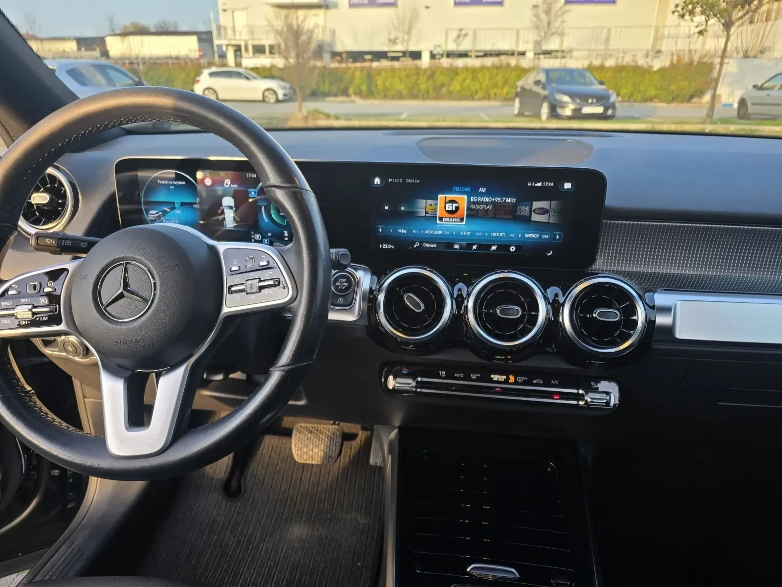 Mercedes-Benz GLB, снимка 8 - Автомобили и джипове - 54815206