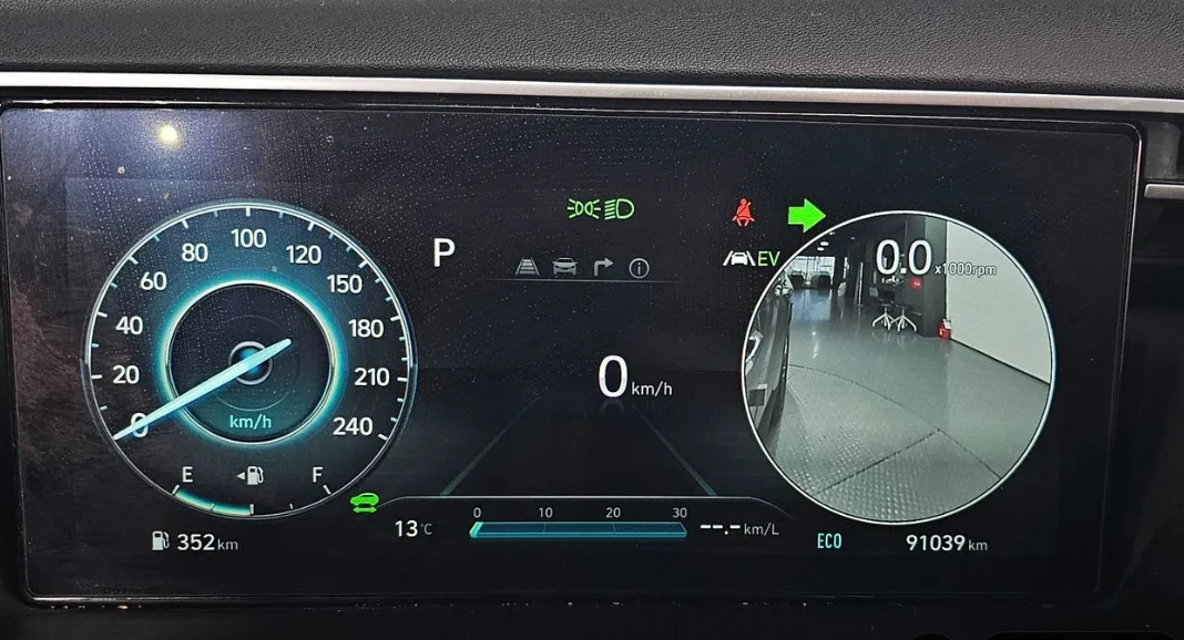 Hyundai Tucson Hybrid Premium (NX4) 4WD, снимка 8 - Автомобили и джипове - 54501816