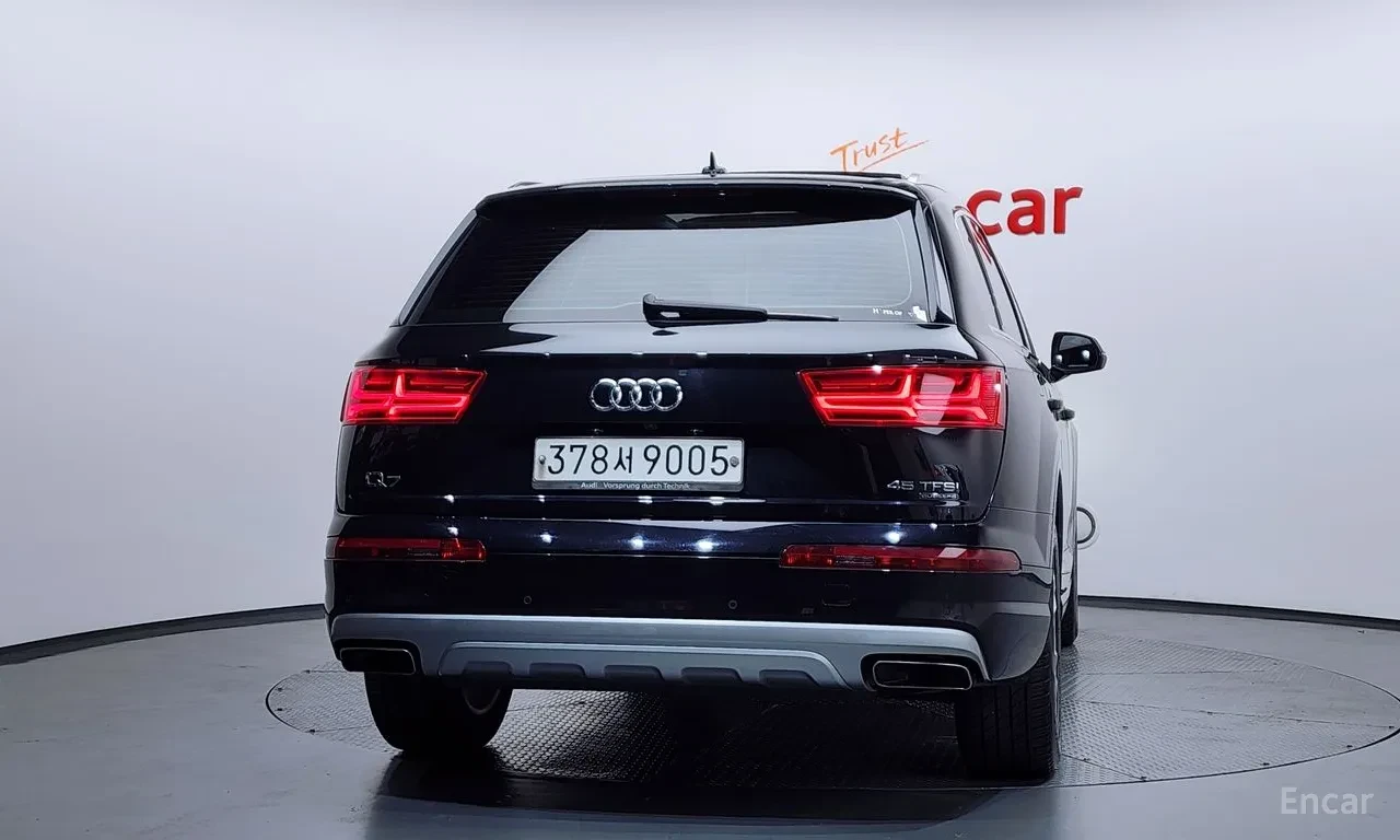 Audi Q7 45 TFSI QUATTRO PREMIUM, снимка 4 - Автомобили и джипове - 54749383