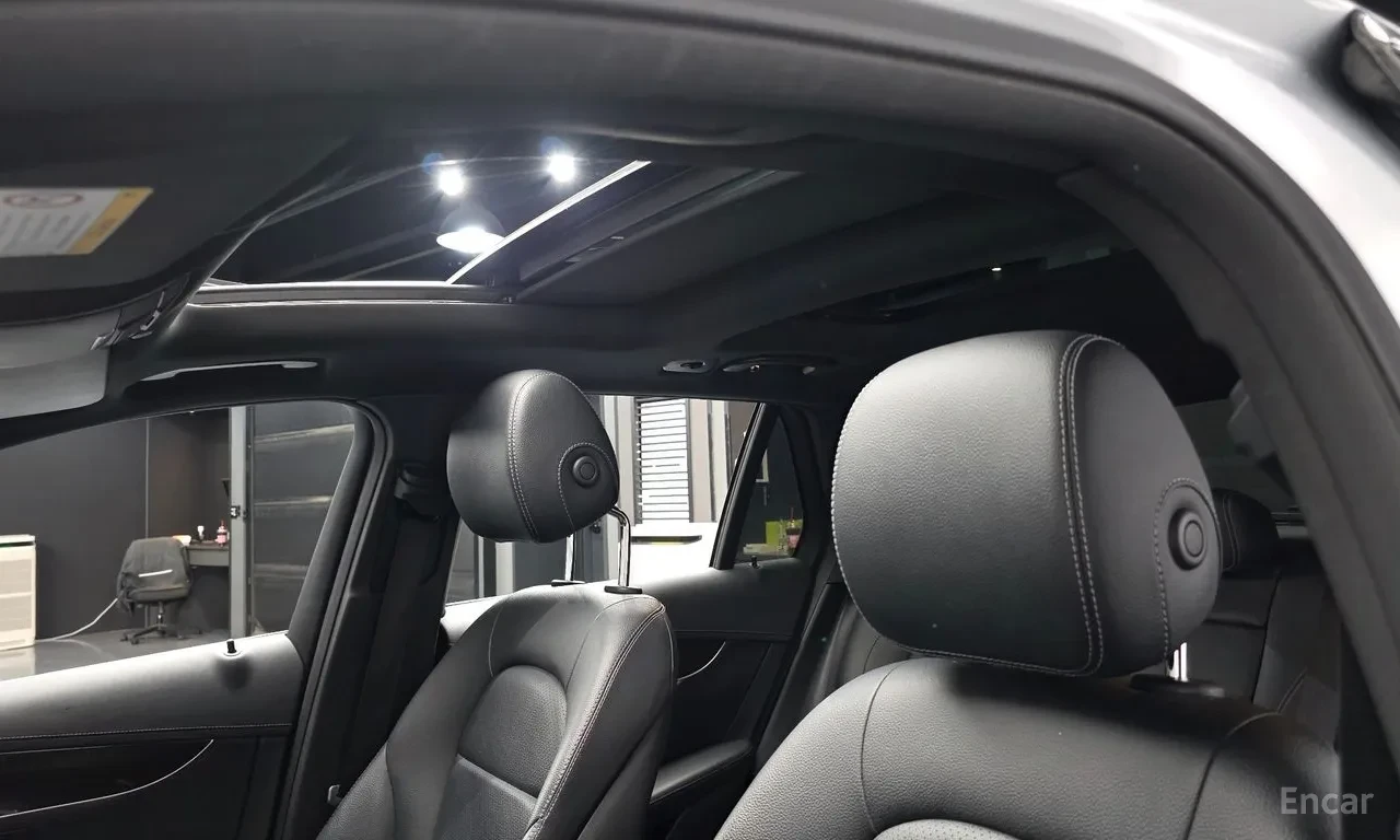 Mercedes-Benz GLC 300 4MATIC* ХЕДЪП* КАМЕРА* ДИГИТАЛНО* ТАБЛО* , снимка 11 - Автомобили и джипове - 55929731