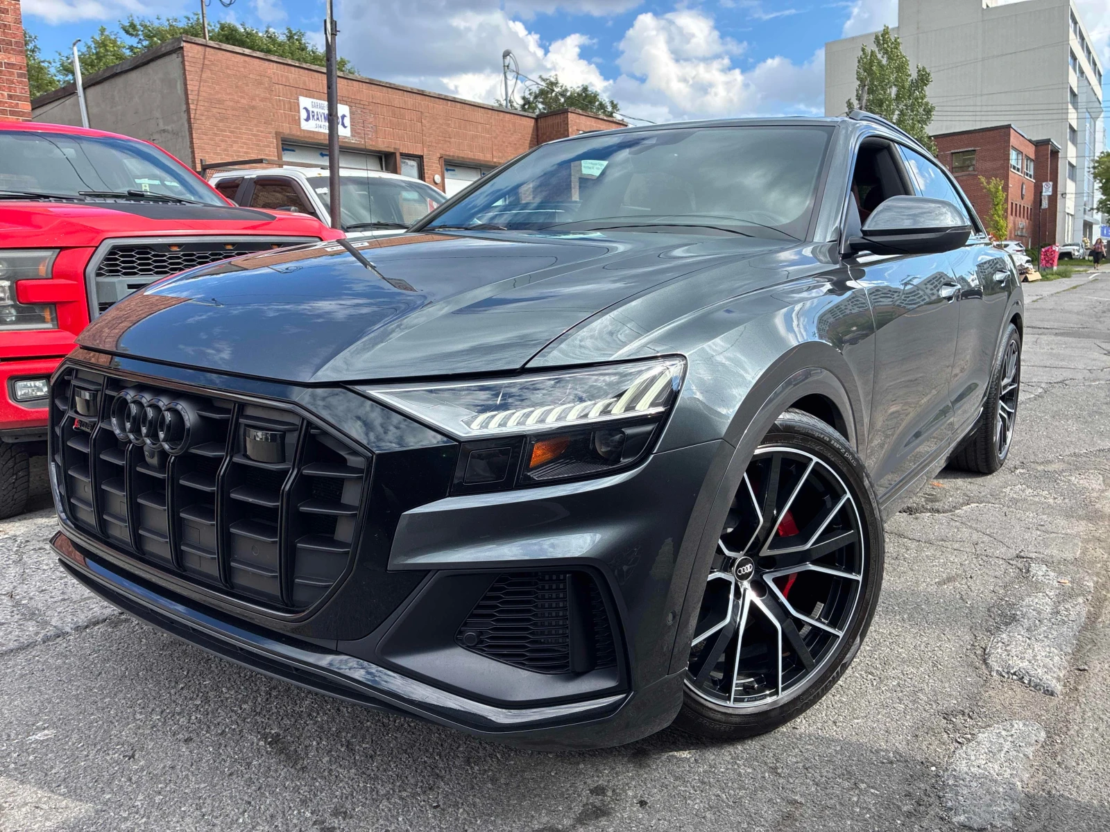 Audi SQ8 * 4.0 TFSI quattro * CARFAX * АВТОКРЕДИТ* , снимка 15 - Автомобили и джипове - 55949736