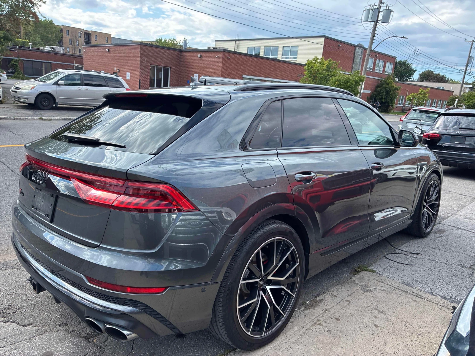 Audi SQ8 * 4.0 TFSI quattro * CARFAX * АВТОКРЕДИТ* , снимка 17 - Автомобили и джипове - 55949736