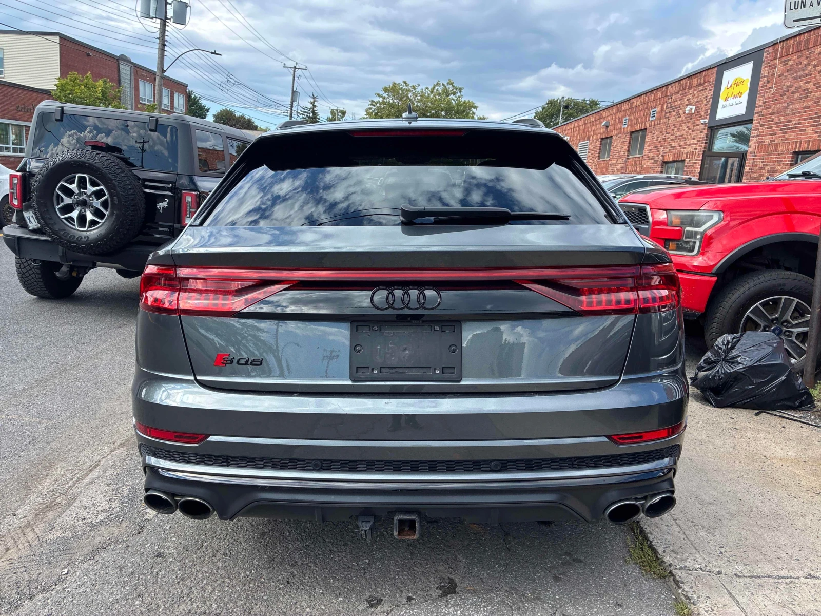 Audi SQ8 * 4.0 TFSI quattro * CARFAX * АВТОКРЕДИТ* , снимка 4 - Автомобили и джипове - 55949736