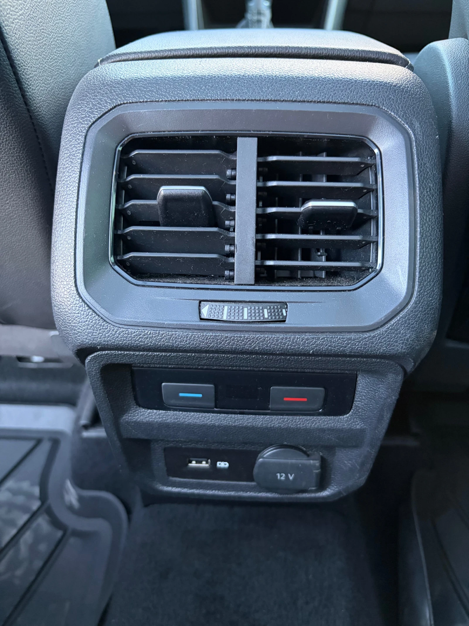 VW Tiguan R-Line, снимка 6 - Автомобили и джипове - 56227538