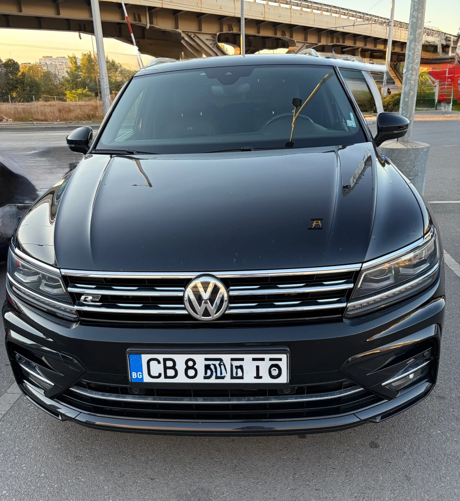 VW Tiguan R-Line, снимка 11 - Автомобили и джипове - 56227538