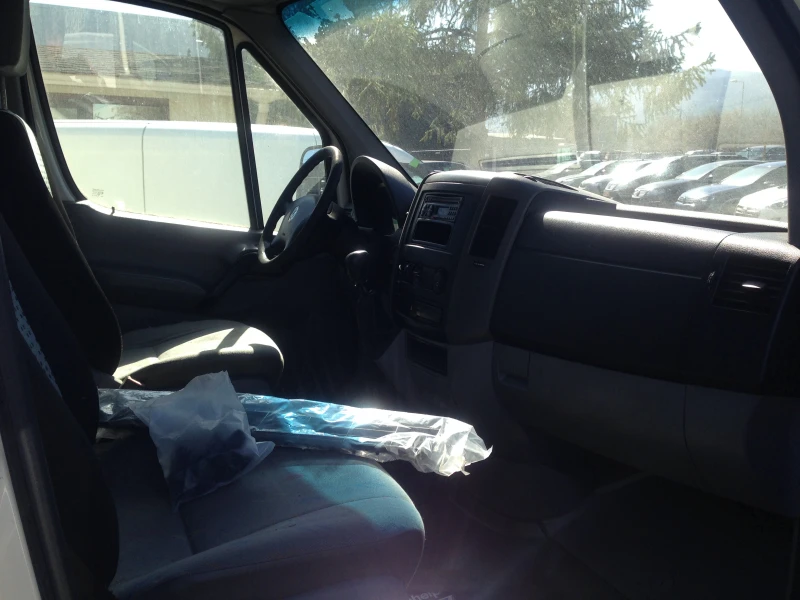 VW Crafter MAXI/2.5TDI/109кс/Фургон4метра/Euro4, снимка 3 - Бусове и автобуси - 49992758