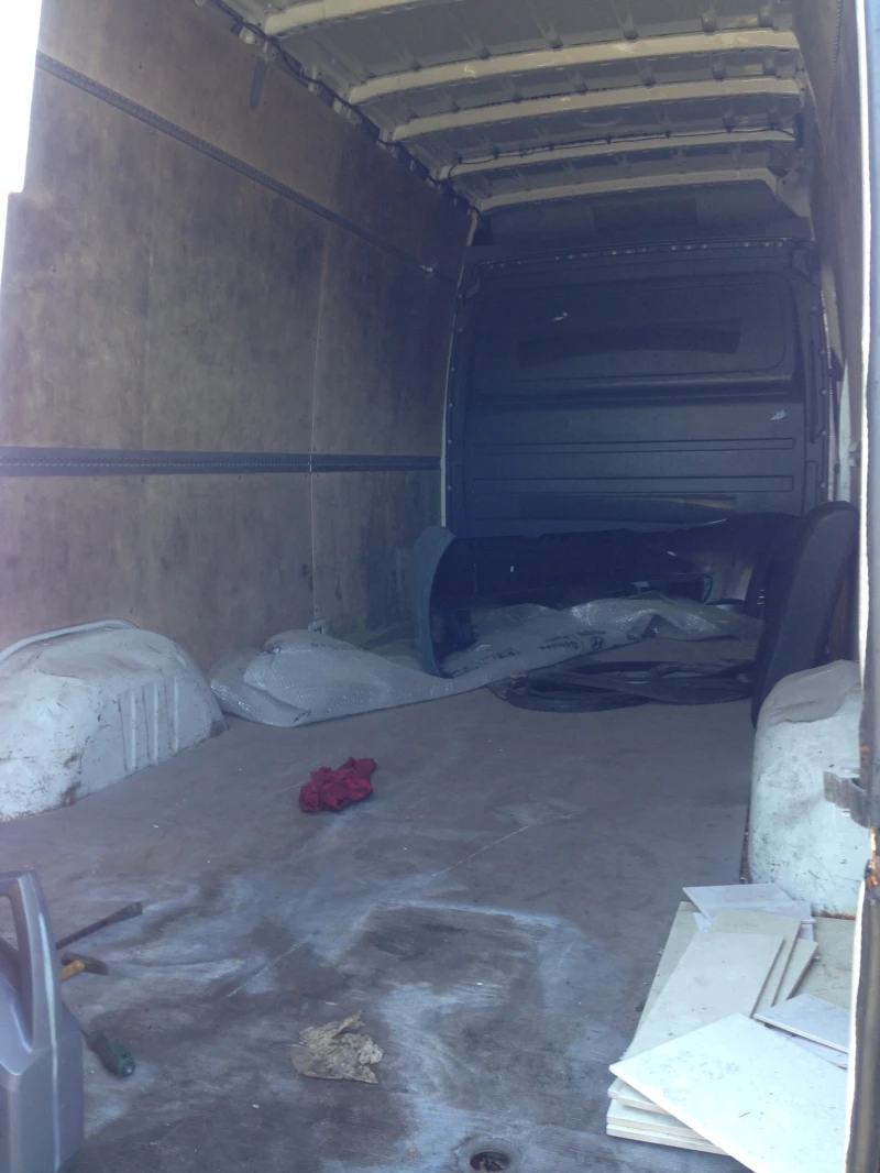 VW Crafter MAXI/2.5TDI/109кс/Фургон4метра/Euro4, снимка 6 - Бусове и автобуси - 49992758