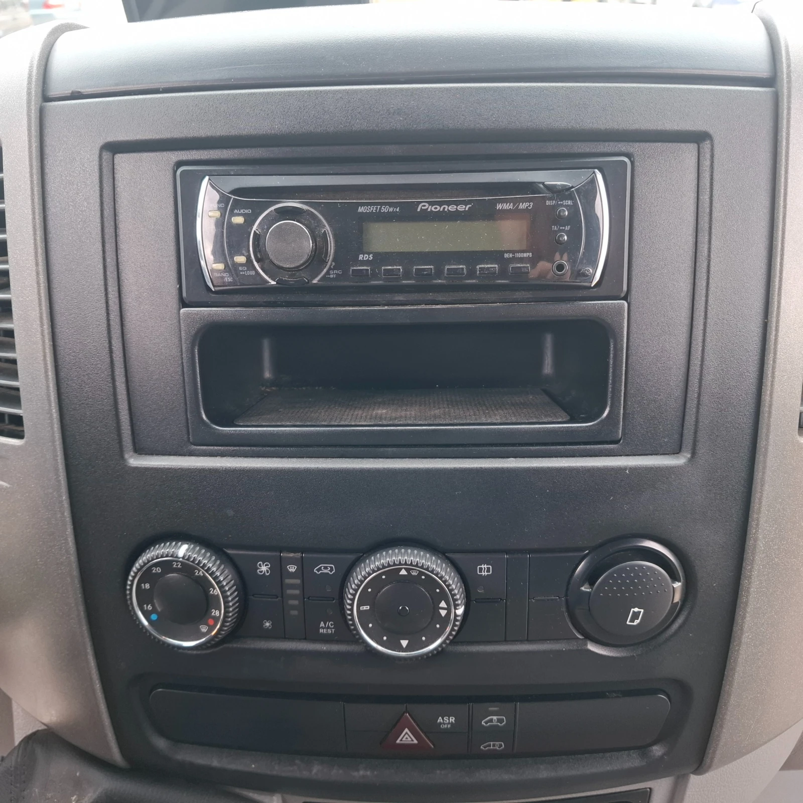 VW Crafter 2, 5 TDIДВЕ СТРАНИЧНИ ВРАТИ , снимка 13 - Бусове и автобуси - 54380824