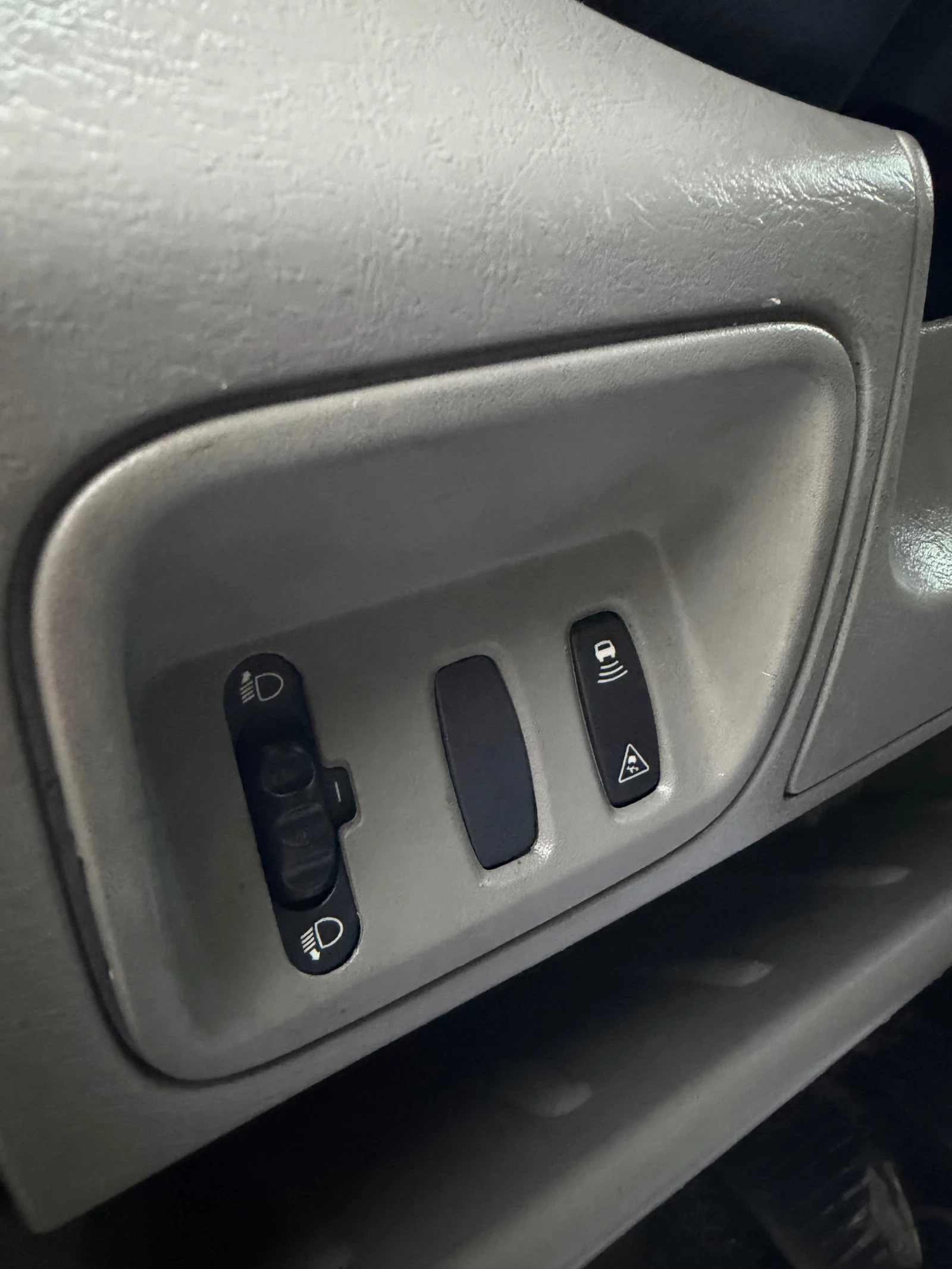 Opel Vivaro, снимка 12 - Бусове и автобуси - 56647212