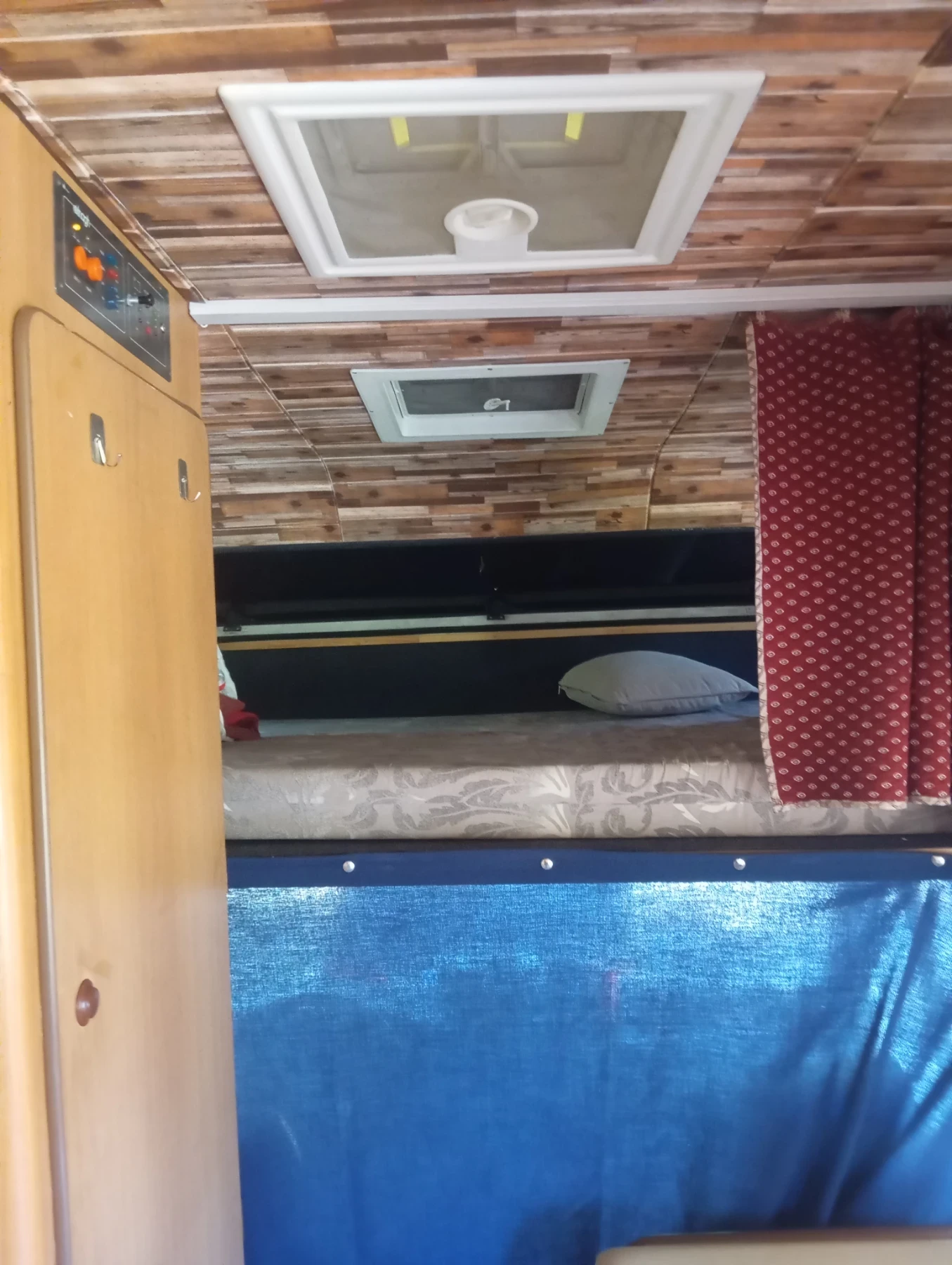 Кемпер Elnagh Ford Transit, снимка 9 - Каравани и кемпери - 56648979